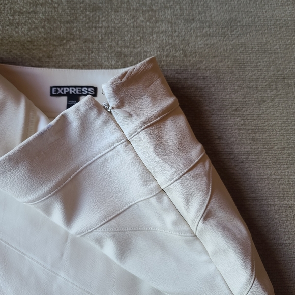 Express Mini Skirt, Ivory, Size 0 - Picture 3 of 5